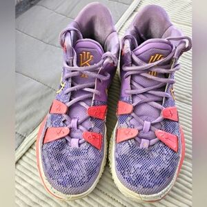 Nike Kyrie 7 Daughters Purple and Pink Basketball Shoes Size 7